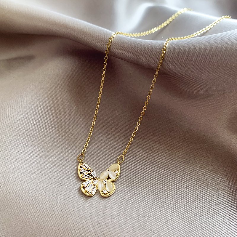 Cat's Eye Stone Butterfly Necklace for Women, Light Luxury, niche, high-end, collarbone chain, 2024 new popular style, temperament, necklace accessories