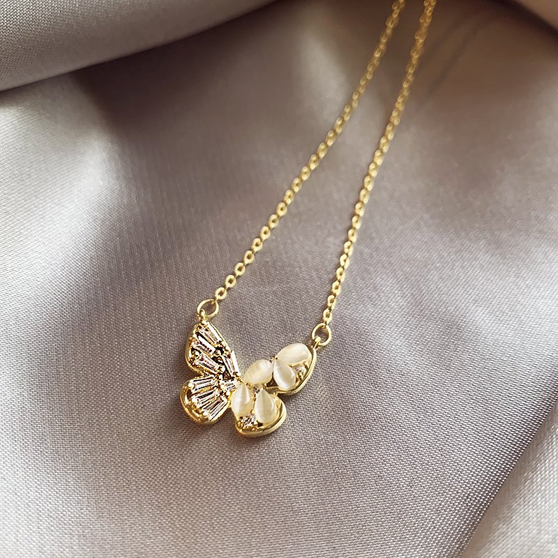 Cat's Eye Stone Butterfly Necklace for Women, Light Luxury, niche, high-end, collarbone chain, 2024 new popular style, temperament, necklace accessories