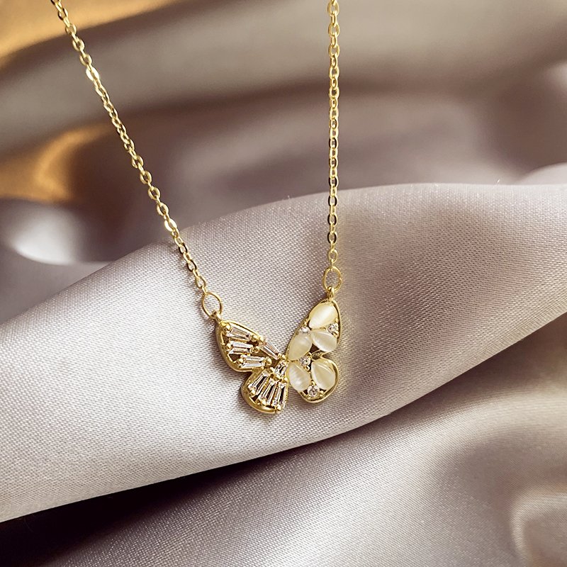 Cat's Eye Stone Butterfly Necklace for Women, Light Luxury, niche, high-end, collarbone chain, 2024 new popular style, temperament, necklace accessories