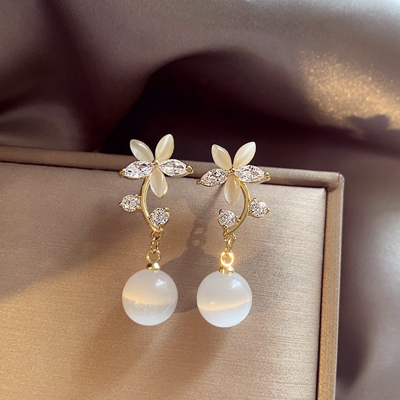 Cat's Eye Stone Flower Earrings for Women 2024 New Popular Style High end Fashion Earnail Temperament Light Luxury Unique Earaccessory