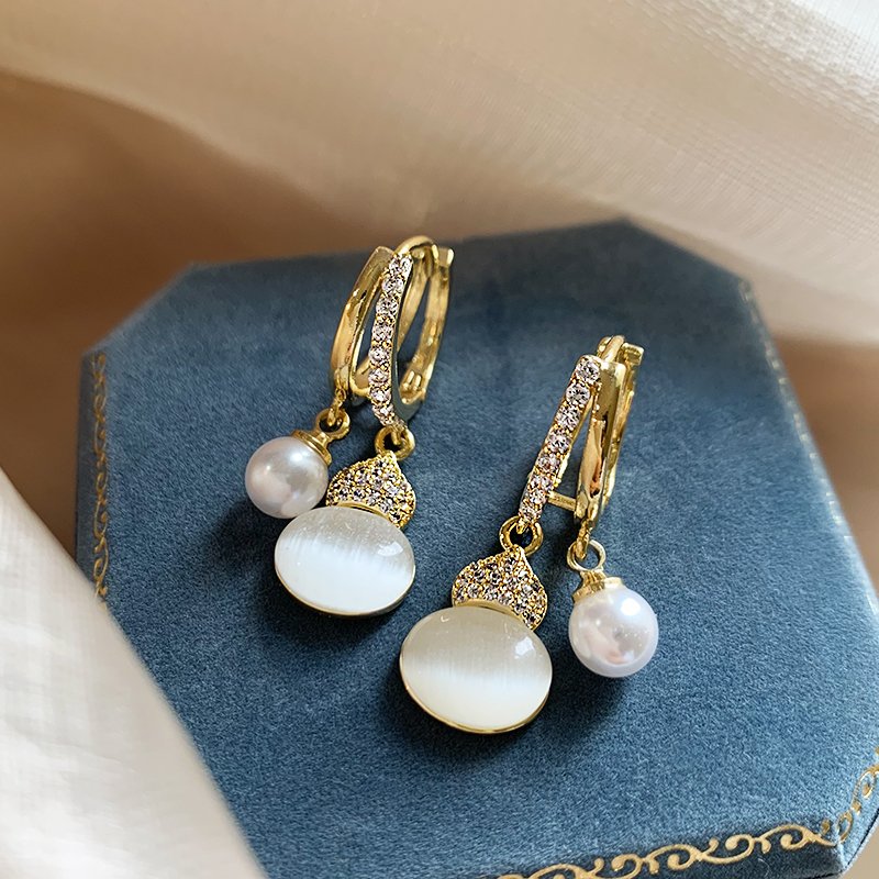 Cat's Eye Stone Gourd Pearl Earrings Women's Light Luxury temperament Ear Buckle 2024 New Popular Earnail High Sense Ear Jewelry