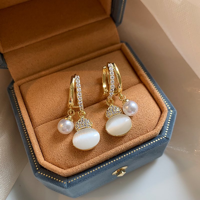 Cat's Eye Stone Gourd Pearl Earrings Women's Light Luxury temperament Ear Buckle 2024 New Popular Earnail High Sense Ear Jewelry