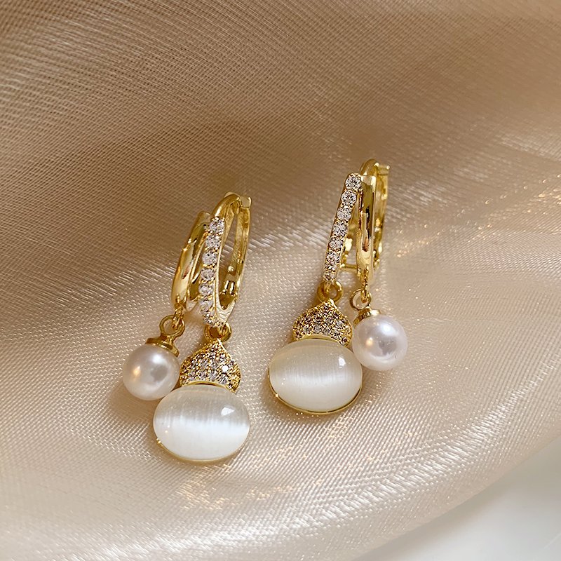 Cat's Eye Stone Gourd Pearl Earrings Women's Light Luxury temperament Ear Buckle 2024 New Popular Earnail High Sense Ear Jewelry