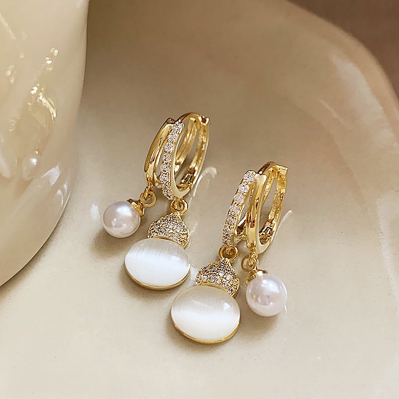 Cat's Eye Stone Gourd Pearl Earrings Women's Light Luxury temperament Ear Buckle 2024 New Popular Earnail High Sense Ear Jewelry