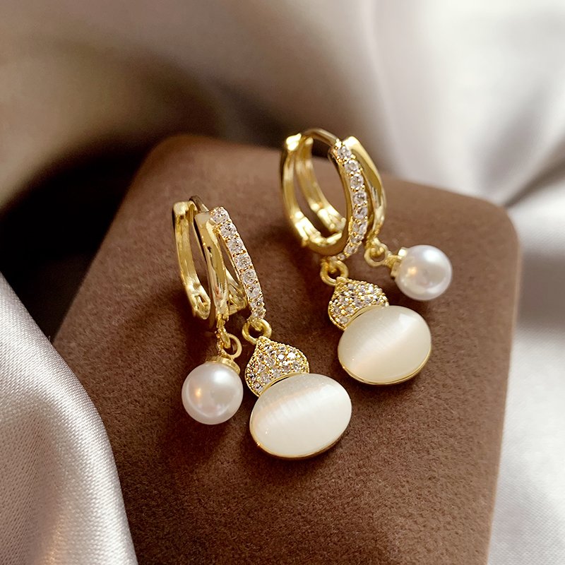 Cat's Eye Stone Gourd Pearl Earrings Women's Light Luxury temperament Ear Buckle 2024 New Popular Earnail High Sense Ear Jewelry