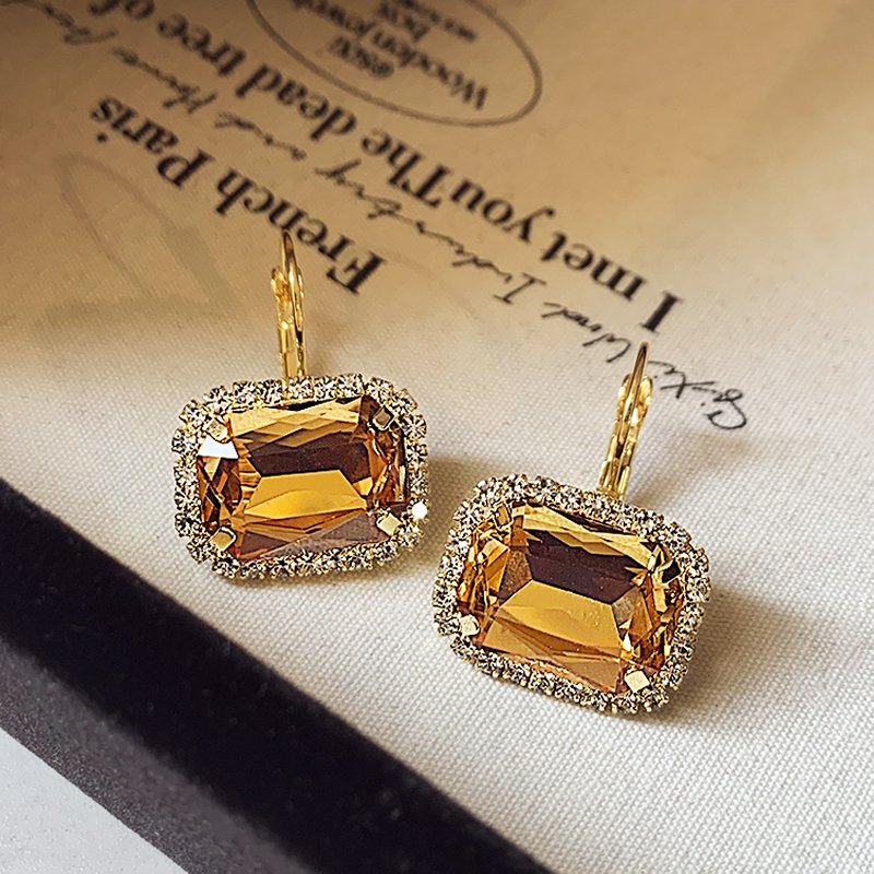 Champagne Gold Crystal Zircon Earrings for Women, with a Light Luxury and High Quality Charm, 2024 New Explosive Earrings