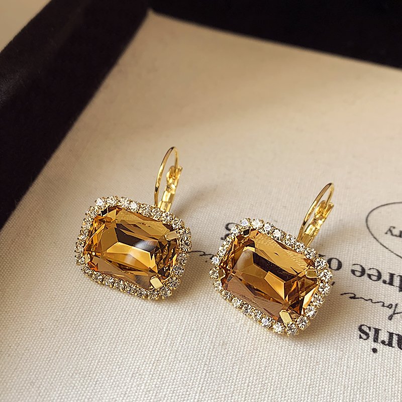 Champagne Gold Crystal Zircon Earrings for Women, with a Light Luxury and High Quality Charm, 2024 New Explosive Earrings