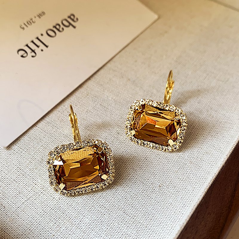 Champagne Gold Crystal Zircon Earrings for Women, with a Light Luxury and High Quality Charm, 2024 New Explosive Earrings