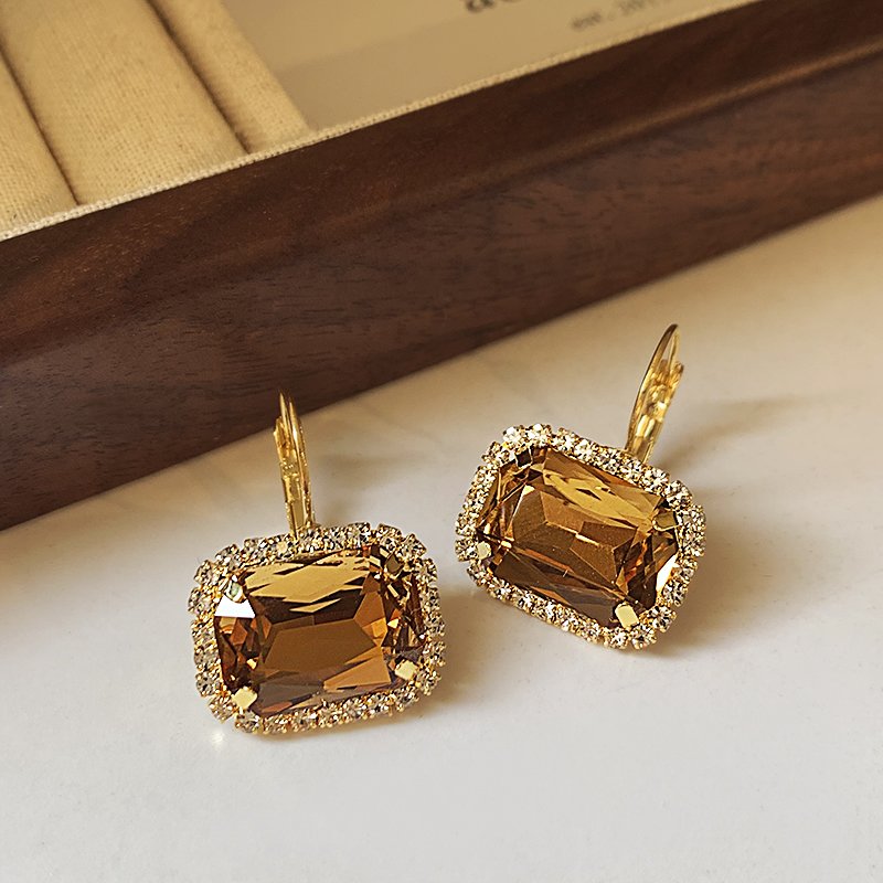 Champagne Gold Crystal Zircon Earrings for Women, with a Light Luxury and High Quality Charm, 2024 New Explosive Earrings