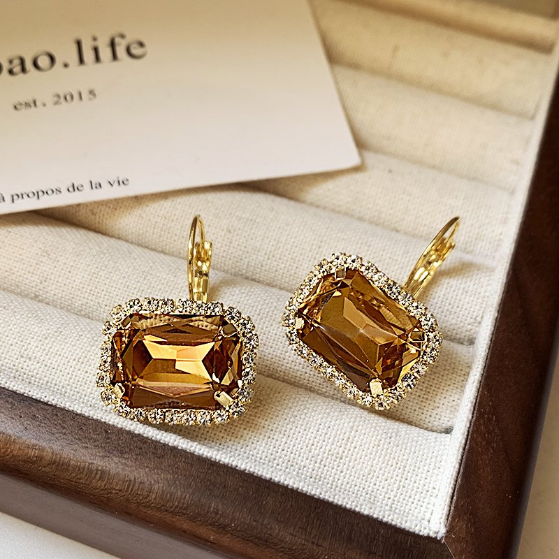 Champagne Gold Crystal Zircon Earrings for Women, with a Light Luxury and High Quality Charm, 2024 New Explosive Earrings