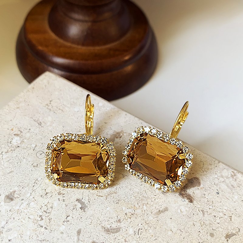 Champagne Gold Crystal Zircon Earrings for Women, with a Light Luxury and High Quality Charm, 2024 New Explosive Earrings