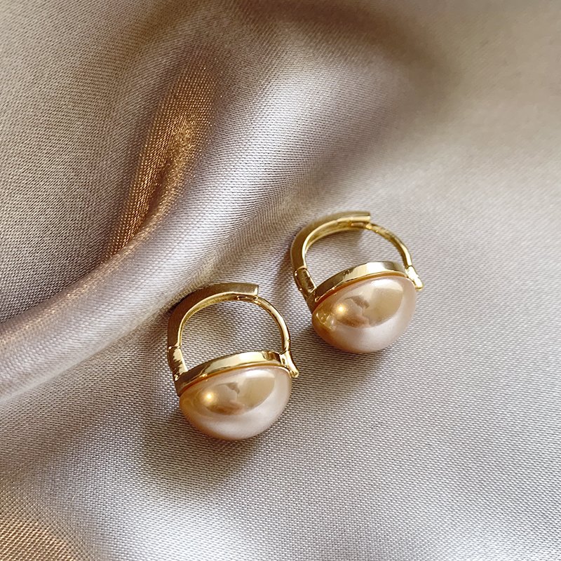 Champagne Half Round Pearl Earrings, Women's Light Luxury Charm Earrings, High Grade Earrings, 2024 New Explosive Ear Accessories