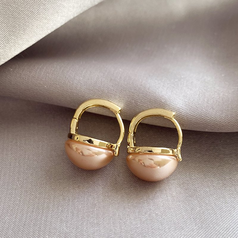 Champagne Half Round Pearl Earrings, Women's Light Luxury Charm Earrings, High Grade Earrings, 2024 New Explosive Ear Accessories