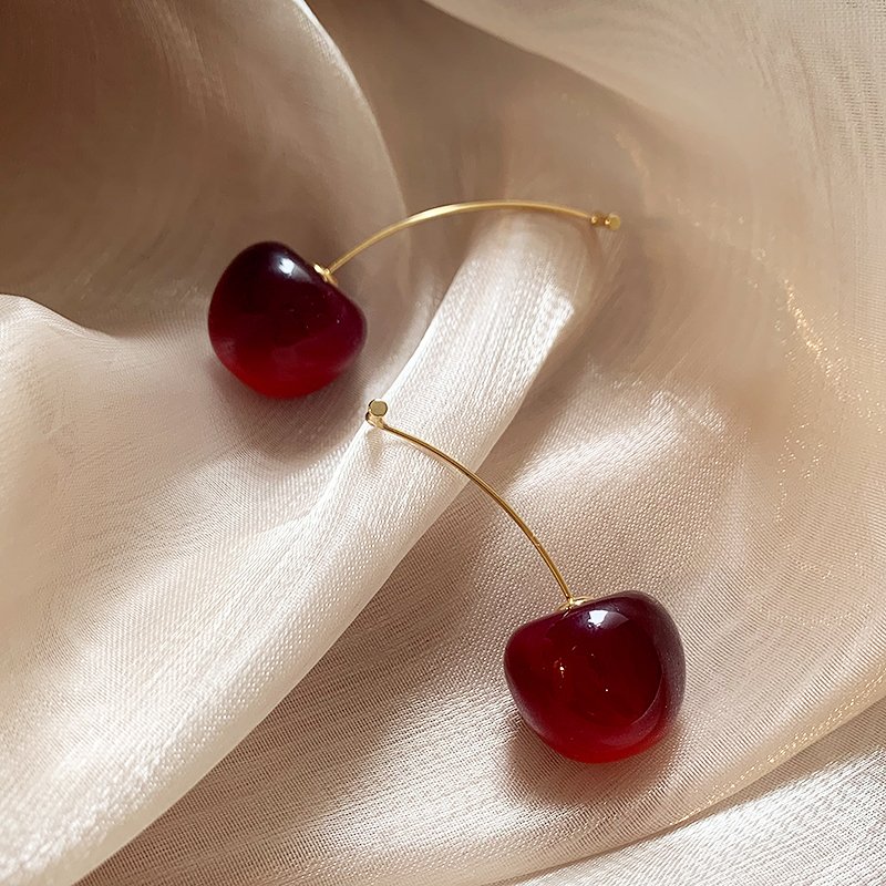 Cherry earrings for women with a light luxury and high-end feel, red cherry earrings, 2024 new popular and unique ear accessories