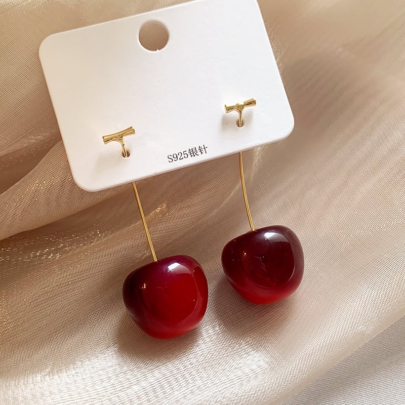 Cherry earrings for women with a light luxury and high-end feel, red cherry earrings, 2024 new popular and unique ear accessories