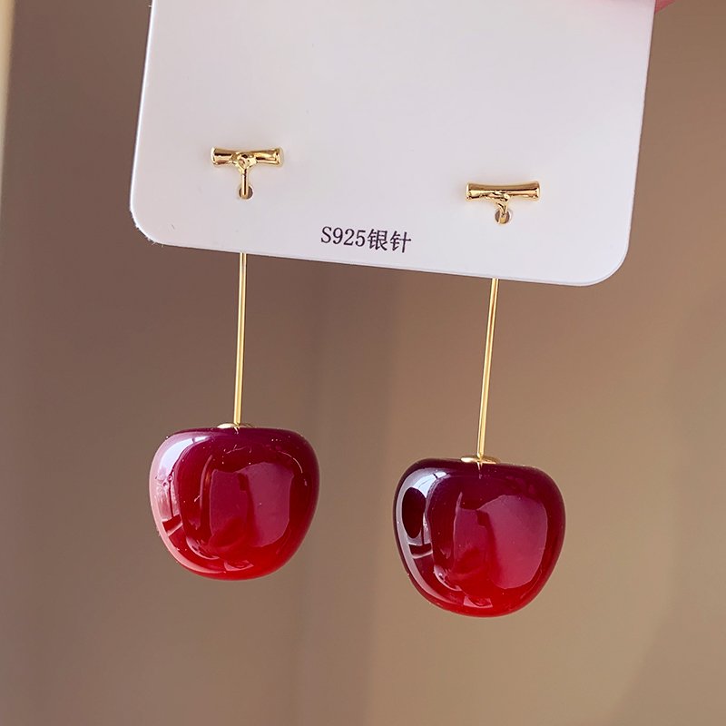 Cherry earrings for women with a light luxury and high-end feel, red cherry earrings, 2024 new popular and unique ear accessories