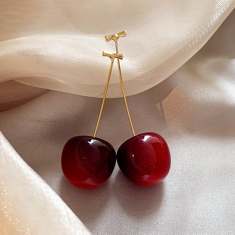 Cherry earrings for women with a light luxury and high-end feel, red cherry earrings, 2024 new popular and unique ear accessories