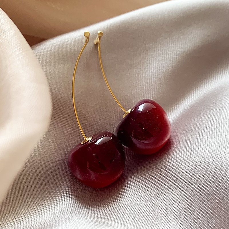 Cherry earrings for women with a light luxury and high-end feel, red cherry earrings, 2024 new popular and unique ear accessories