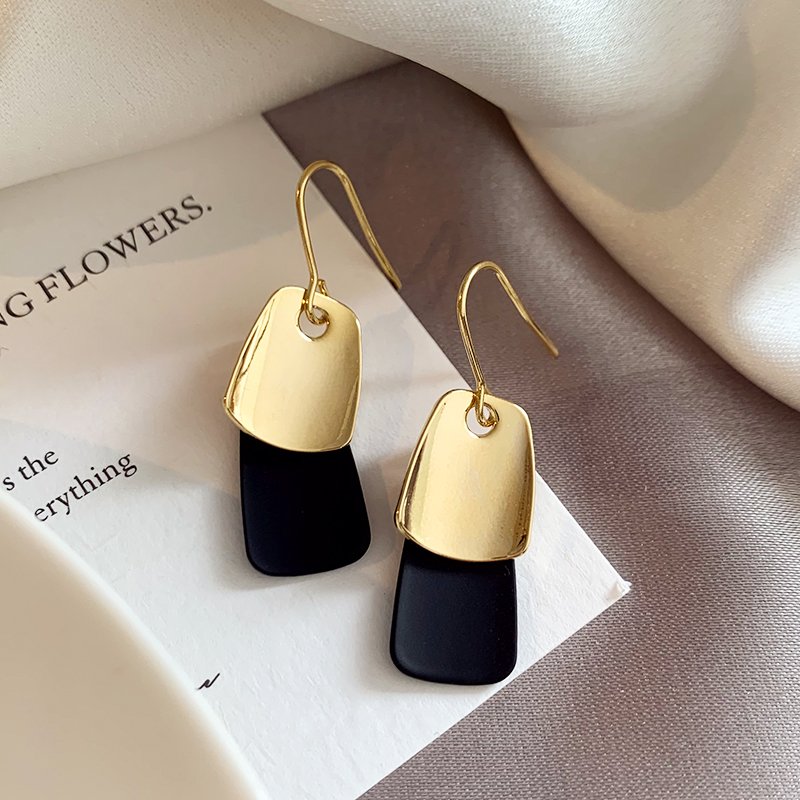 Color blocking earrings, women's light luxury high-end earrings, 2024 new popular earrings, niche temperament ear accessories