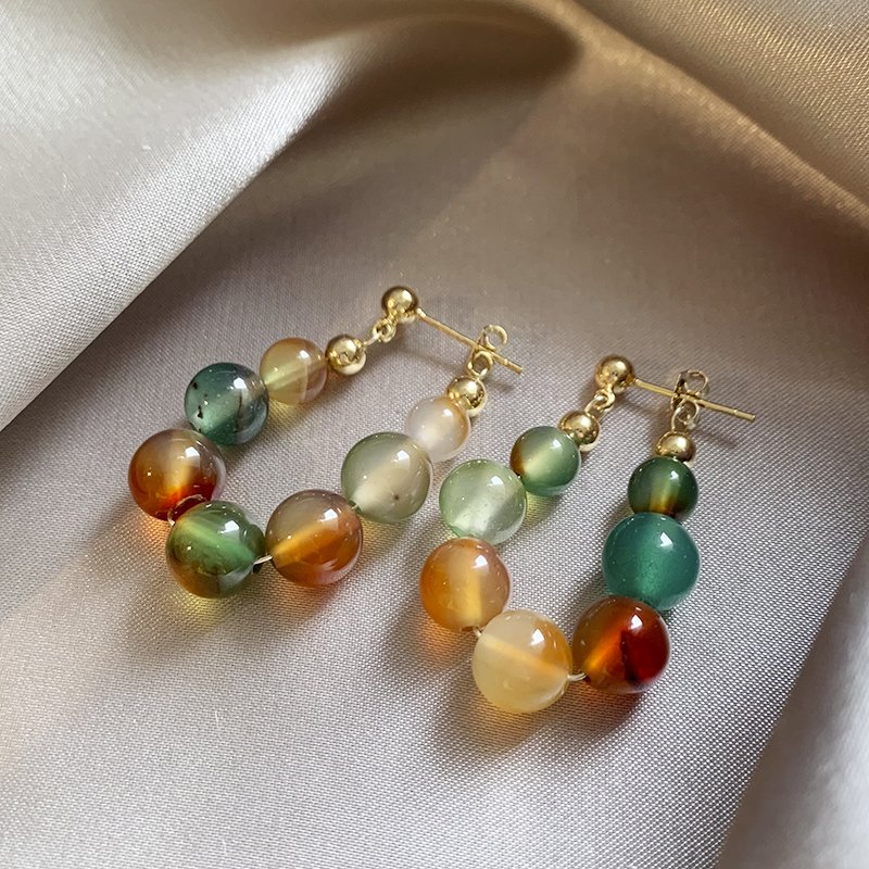 Colorful bead jade earrings for women, with a light luxury and high-end temperament. The earrings are unique and niche, and the 2024 new model is a hot selling item