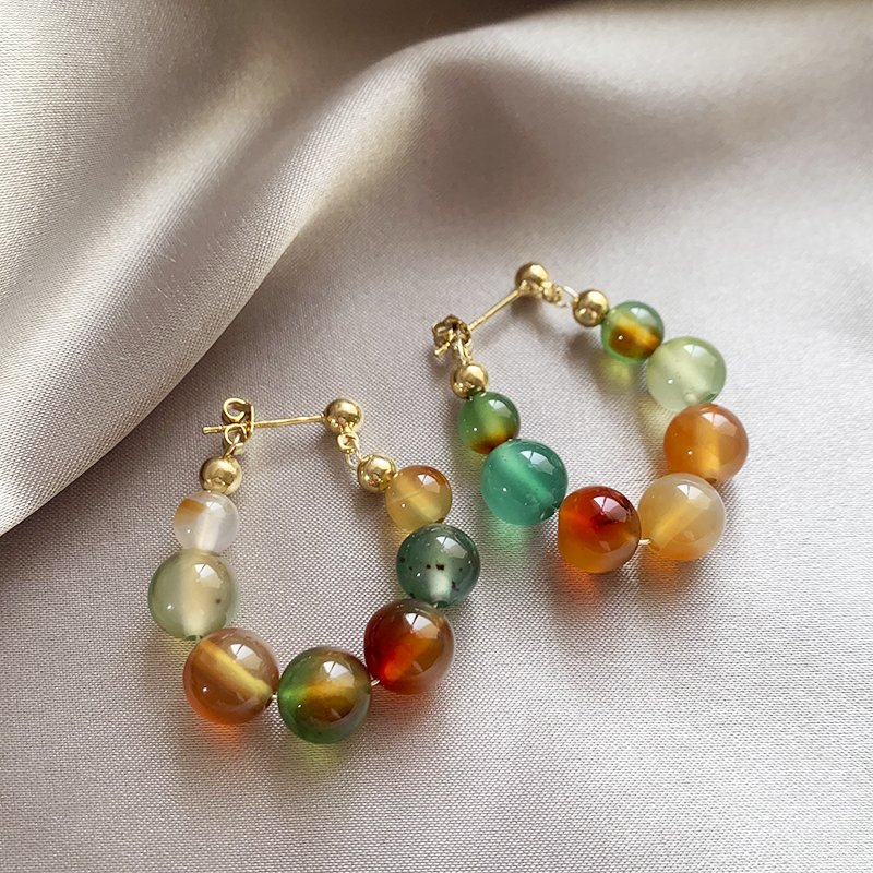 Colorful bead jade earrings for women, with a light luxury and high-end temperament. The earrings are unique and niche, and the 2024 new model is a hot selling item