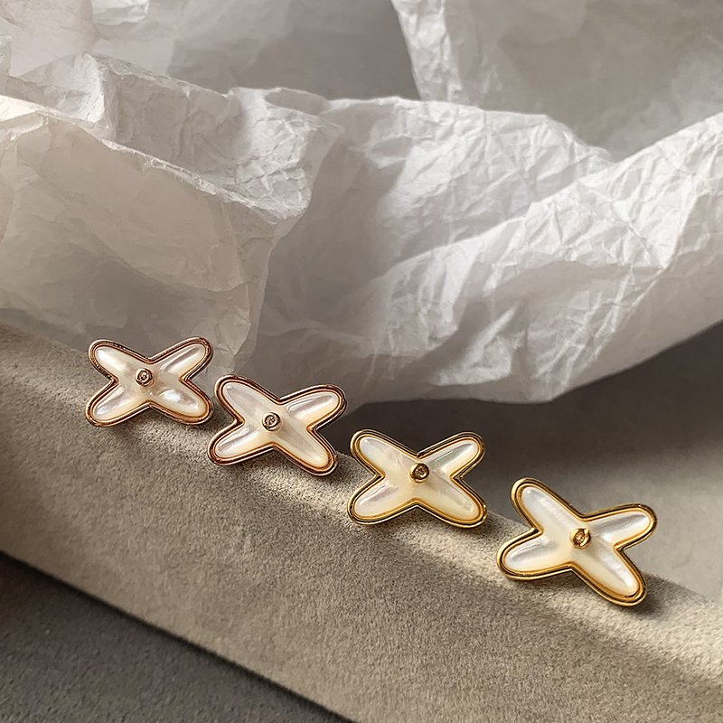 Cross shaped shell earrings for female niche design, light luxury and high-end earrings, 2024 new popular ear accessories