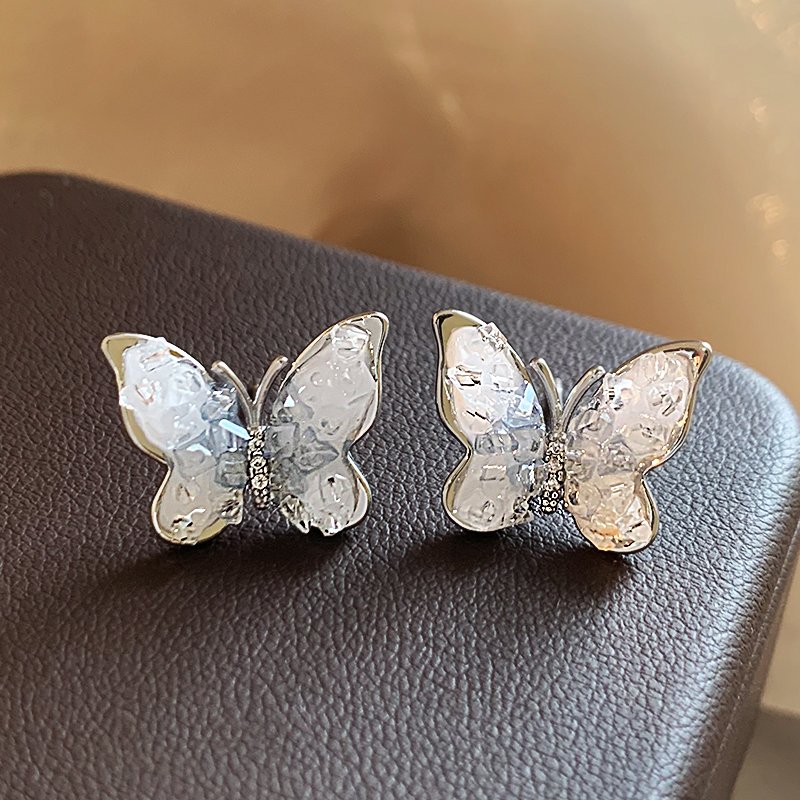 Crystal butterfly earrings for women, 2024 new popular design sense, niche earrings, light luxury, high-end feeling, summer earrings