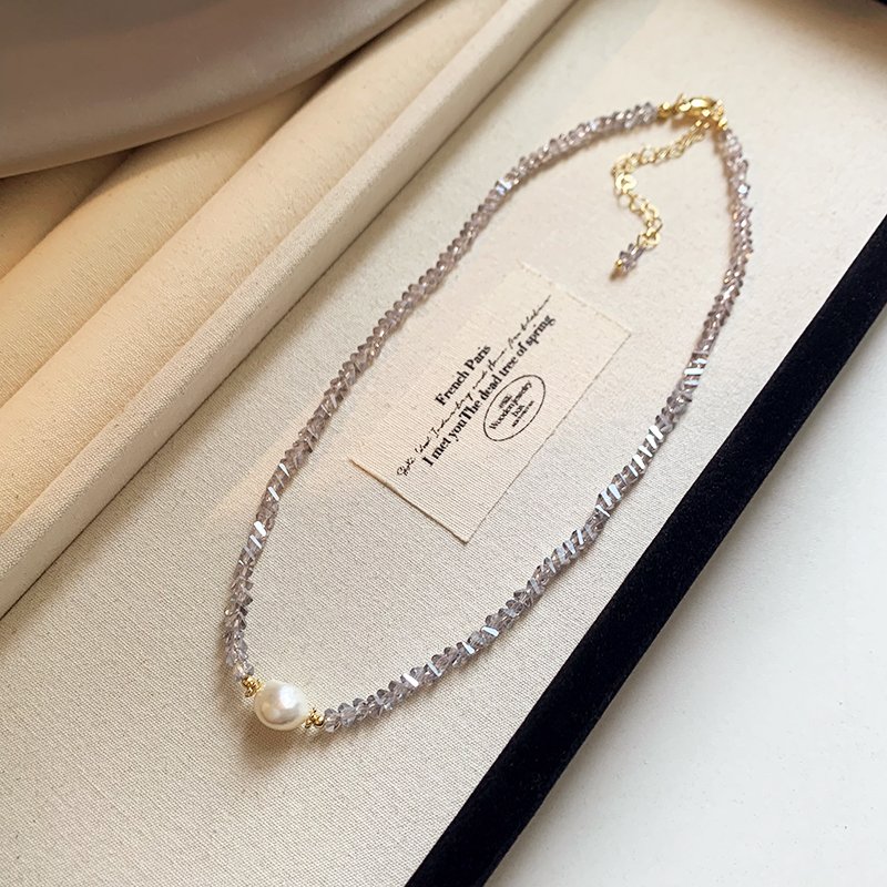 Crystal natural pearl necklace for women, light luxury niche collarbone chain, 2024 new popular high-end necklace accessory