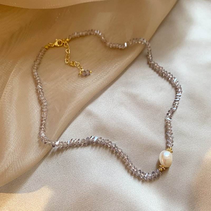 Crystal natural pearl necklace for women, light luxury niche collarbone chain, 2024 new popular high-end necklace accessory