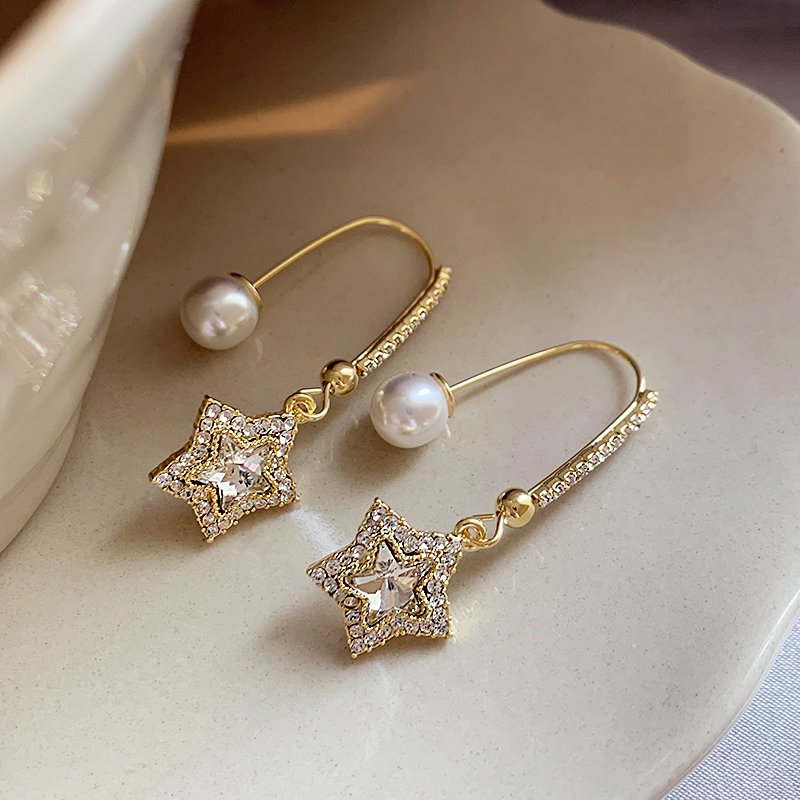 Crystal pentagram earrings for women, light luxury niche earrings, 2024 new popular high-end earrings, unique ear accessories