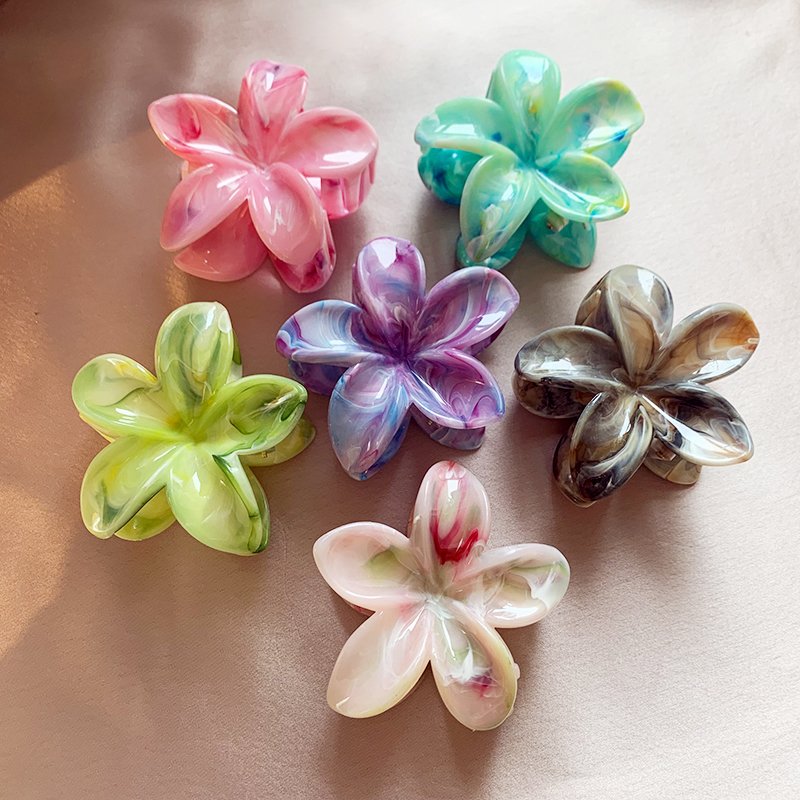 Dopamine Flower Grasp Clip on the Back of Women's Head 2024 New Half zip Shark Clip Hair Accessories Temperament Clip Disc Hair Artifact