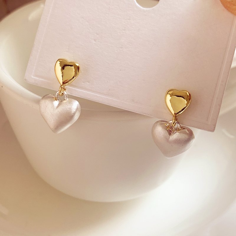 Double heart earrings for women with a high-end and elegant temperament, 2024 new popular style, atmospheric earrings, niche and unique earrings