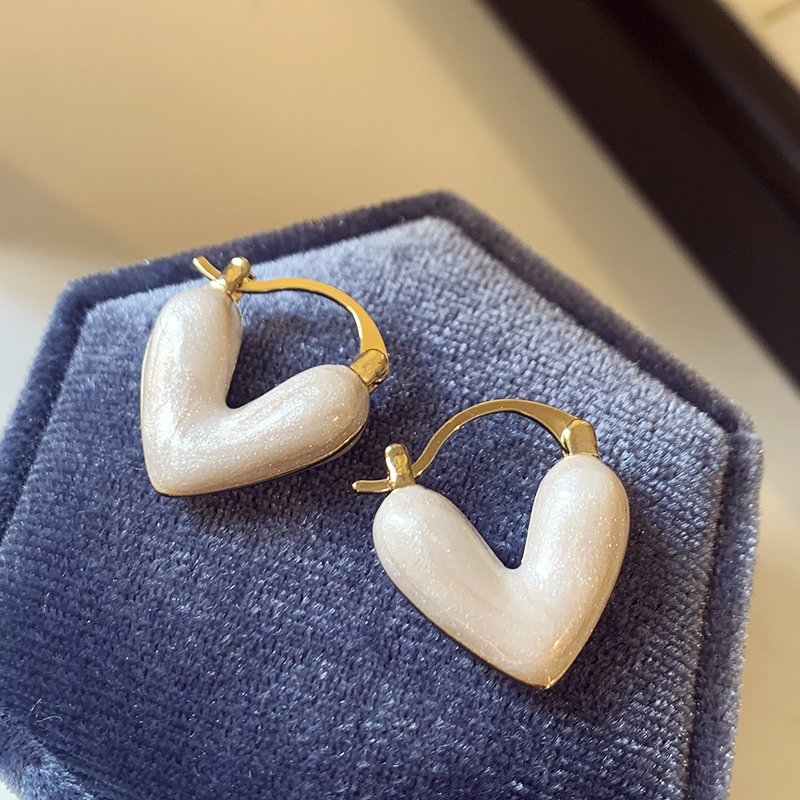 Drip Glazed Love Earrings for Women 2024 New Popular Style, High Grade Ear Buckle, Light Luxury Style, Small Niche Ear Accessories