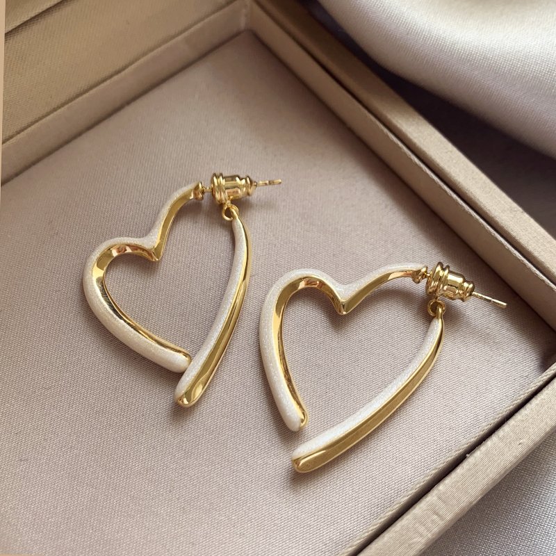 Drip glazed heart-shaped earrings with feminine temperament, light luxury, niche and unique earrings. 2024 new popular high-end and fashionable earrings