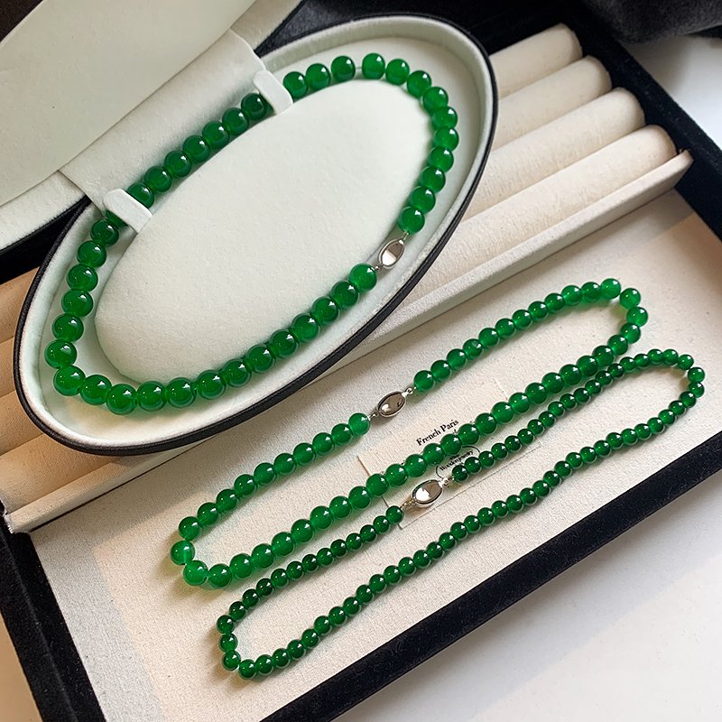 Emerald bead necklace for women, light luxury, niche collarbone chain, 2024 new popular high-end necklace, neck accessories