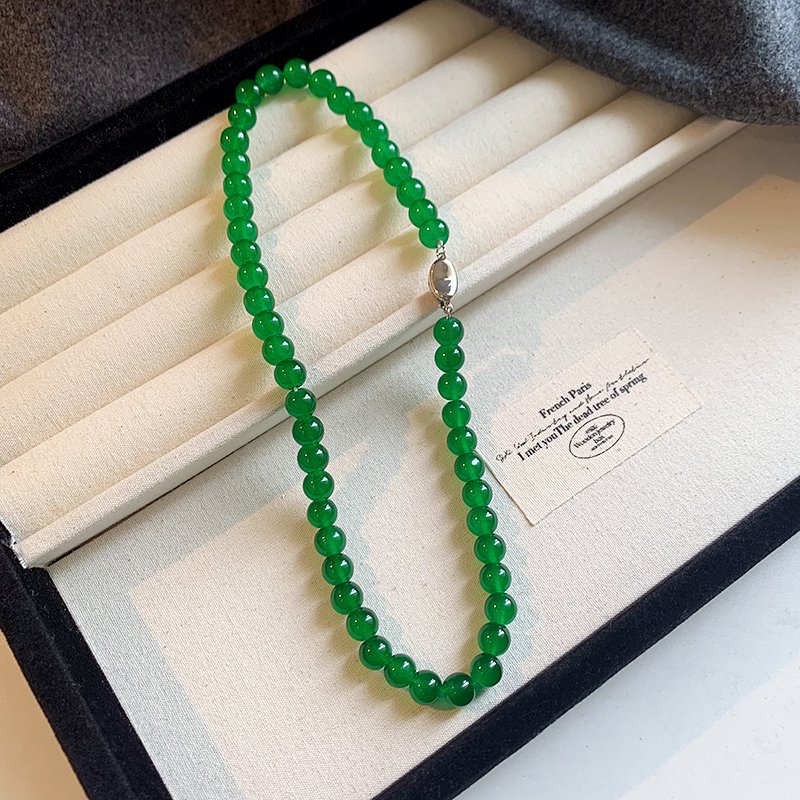 Emerald bead necklace for women, light luxury, niche collarbone chain, 2024 new popular high-end necklace, neck accessories