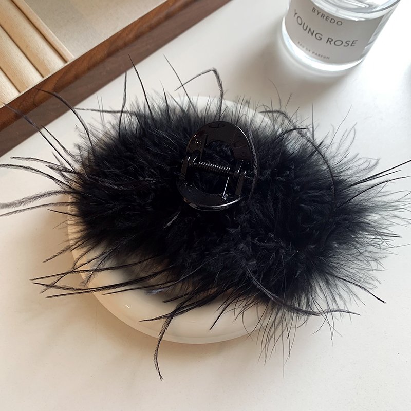 Feather hair clip, grabbing clip at the back of the female head, 2024 new shark clip headwear, high-end feeling clip, summer hair styling artifact