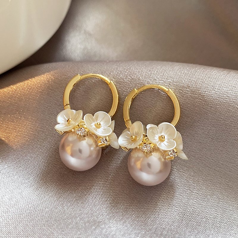 Flower Pearl Earrings for Women 2024 New Popular High end Earrings, Light Luxury, Small niche Earrings, Unique Charm Earrings