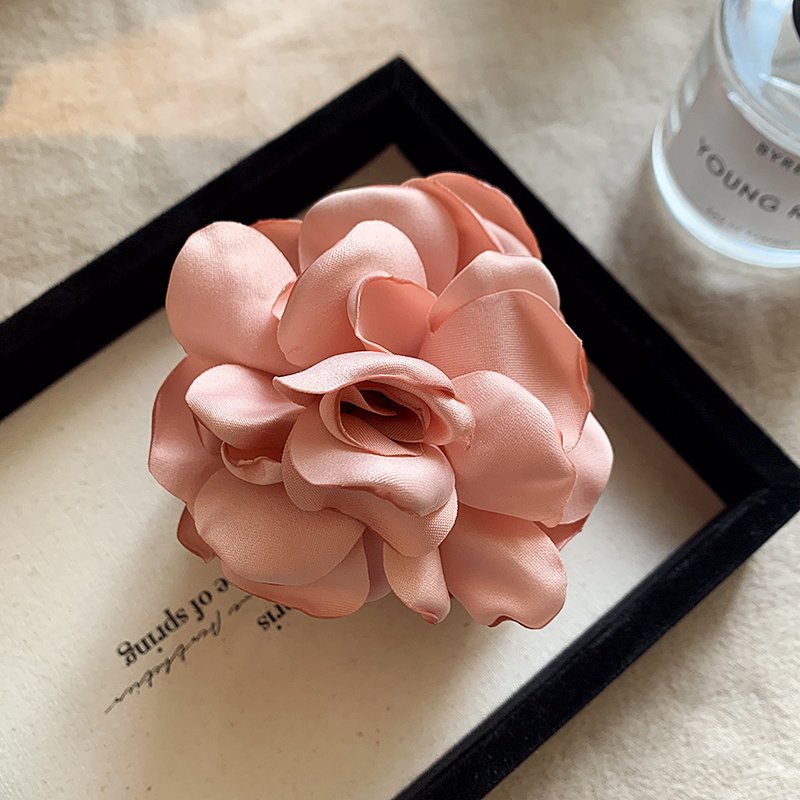 Flower fabric grab clip women's light luxury high-end hair clip, back of the head disc hair artifact 2024 new shark clip headwear