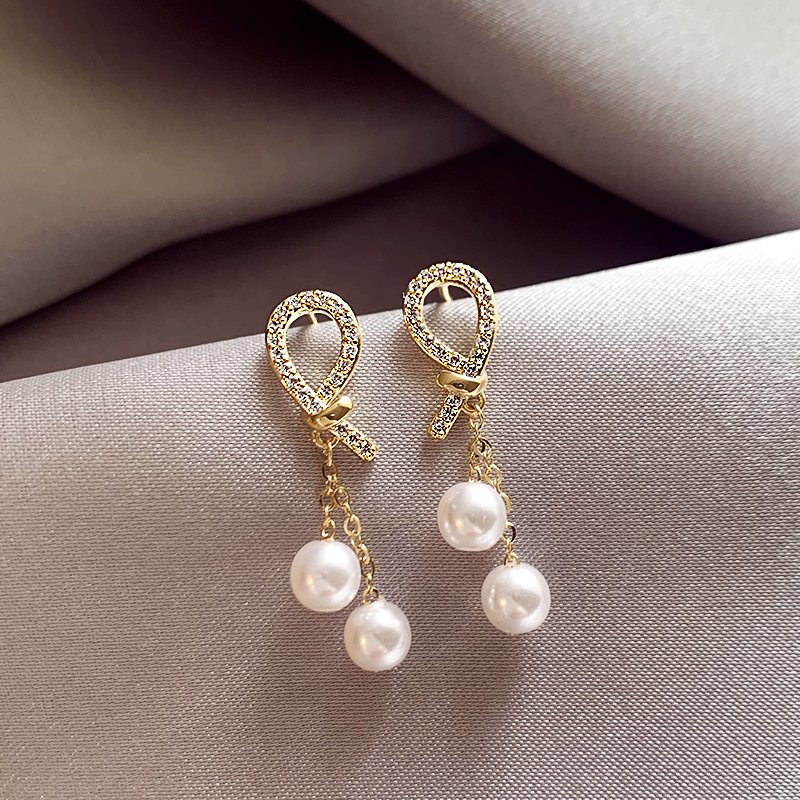 French full zirconia pearl earrings for women with a light luxury temperament, high-end earrings, 2024 new explosive unique earrings