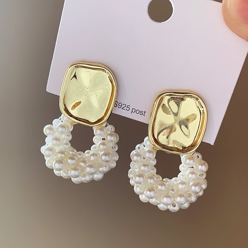 French pearl earrings for women 2024 new popular high-end earrings light luxury niche unique ear accessories