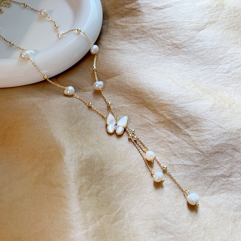 Freshwater pearl butterfly necklace for women, light luxury, niche collarbone chain, 2024 new popular high-end necklace accessory