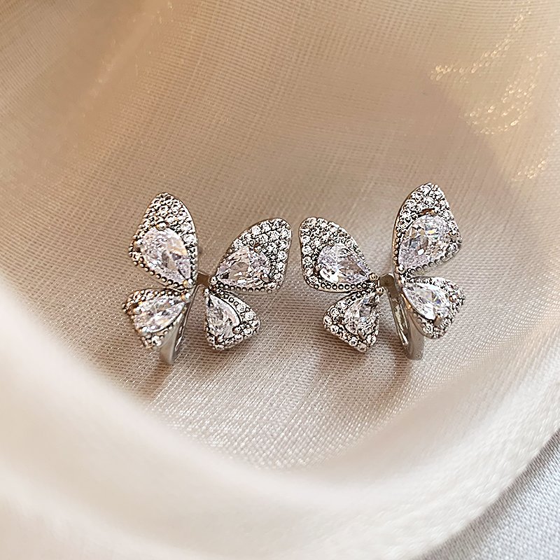 Full diamond silver butterfly earrings, women's light luxury high-end earrings, 2024 new popular style, unique temperament ear accessories