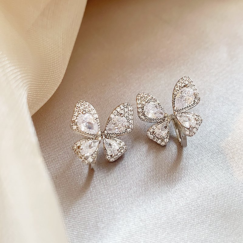 Full diamond silver butterfly earrings, women's light luxury high-end earrings, 2024 new popular style, unique temperament ear accessories