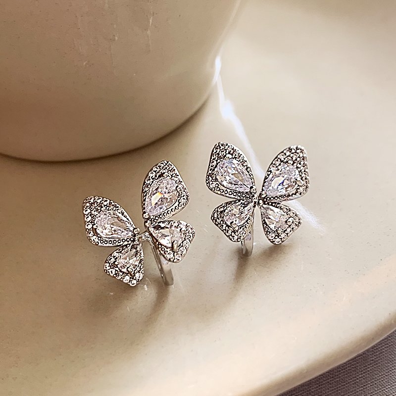 Full diamond silver butterfly earrings, women's light luxury high-end earrings, 2024 new popular style, unique temperament ear accessories