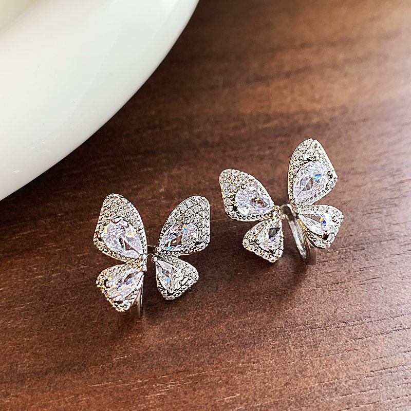 Full diamond silver butterfly earrings, women's light luxury high-end earrings, 2024 new popular style, unique temperament ear accessories