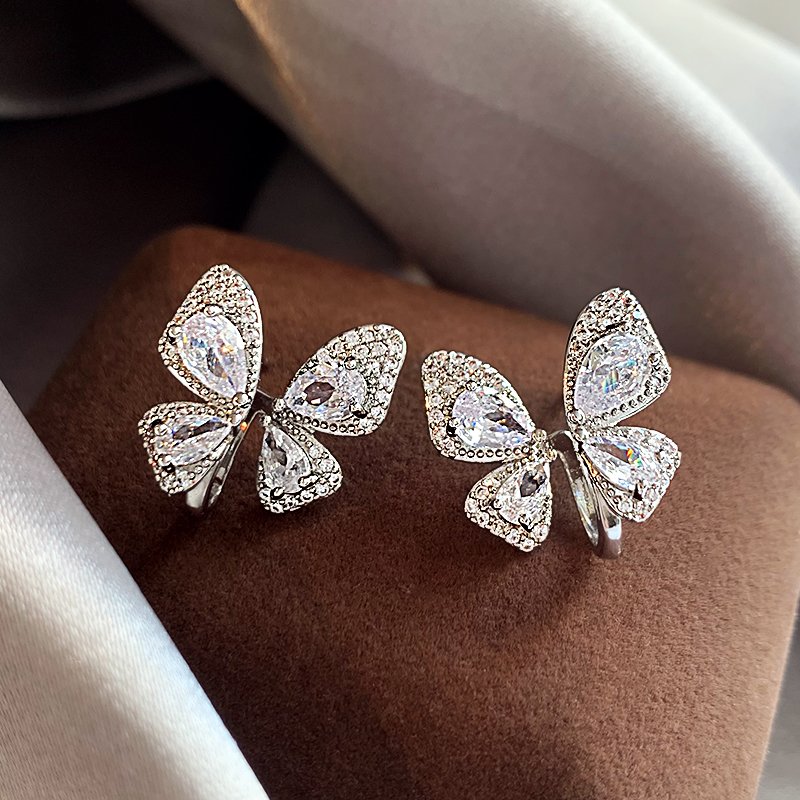 Full diamond silver butterfly earrings, women's light luxury high-end earrings, 2024 new popular style, unique temperament ear accessories