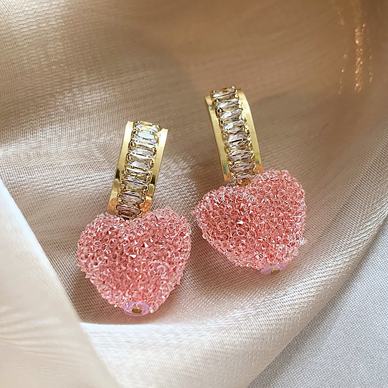 Full of love, pink peach heart earrings for women 2024 new popular high-end earrings, light luxury, niche unique earrings