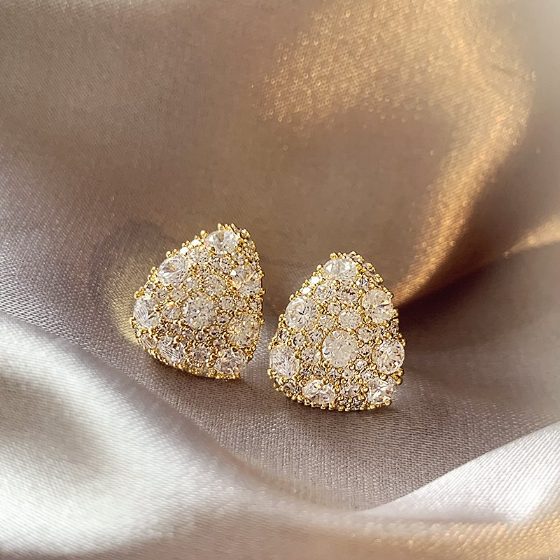 Full zirconium temperament earrings for women 2024 new popular high-end earrings with pure silver stud posts, light luxury and unique earrings