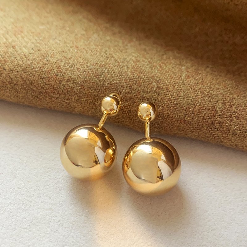 Gold round earrings for women with a light luxury temperament, 2024 new popular high-end and unique ear accessories